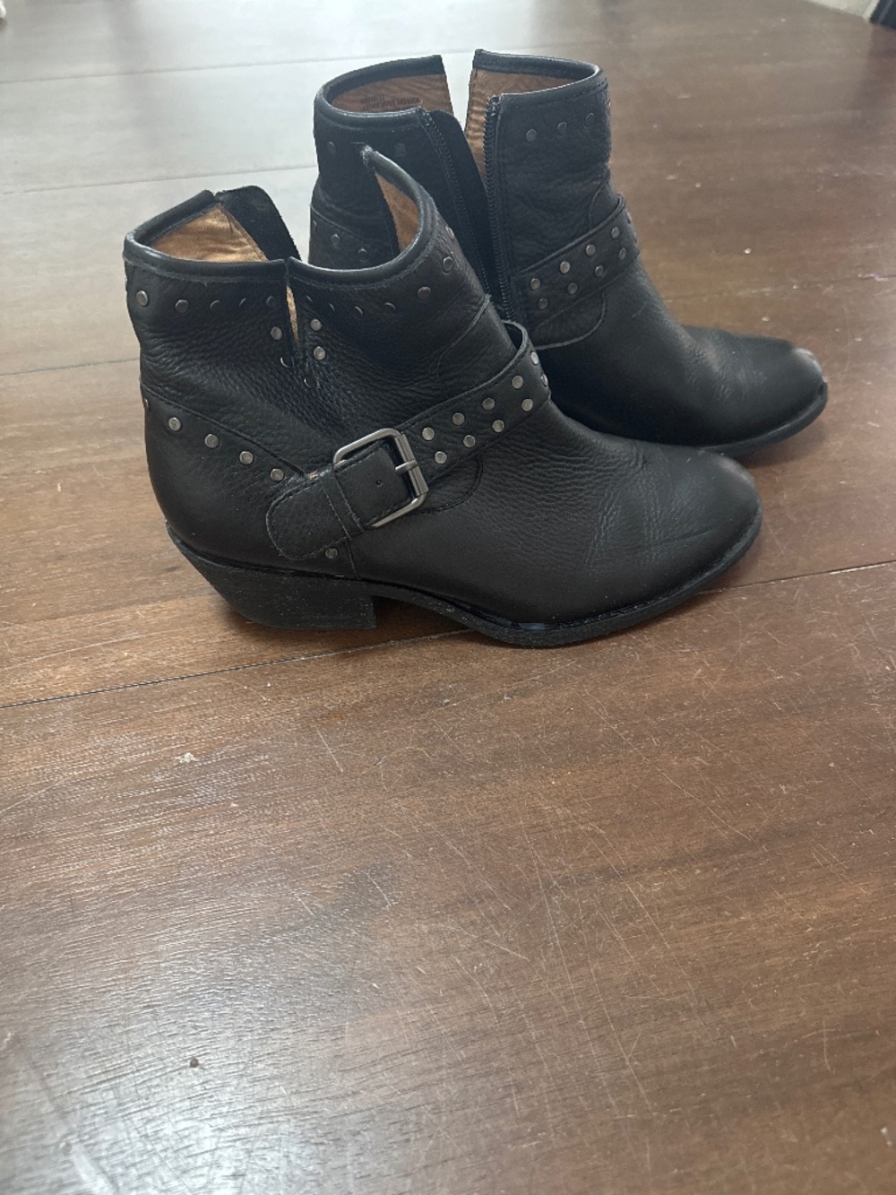Moto ankle bootie